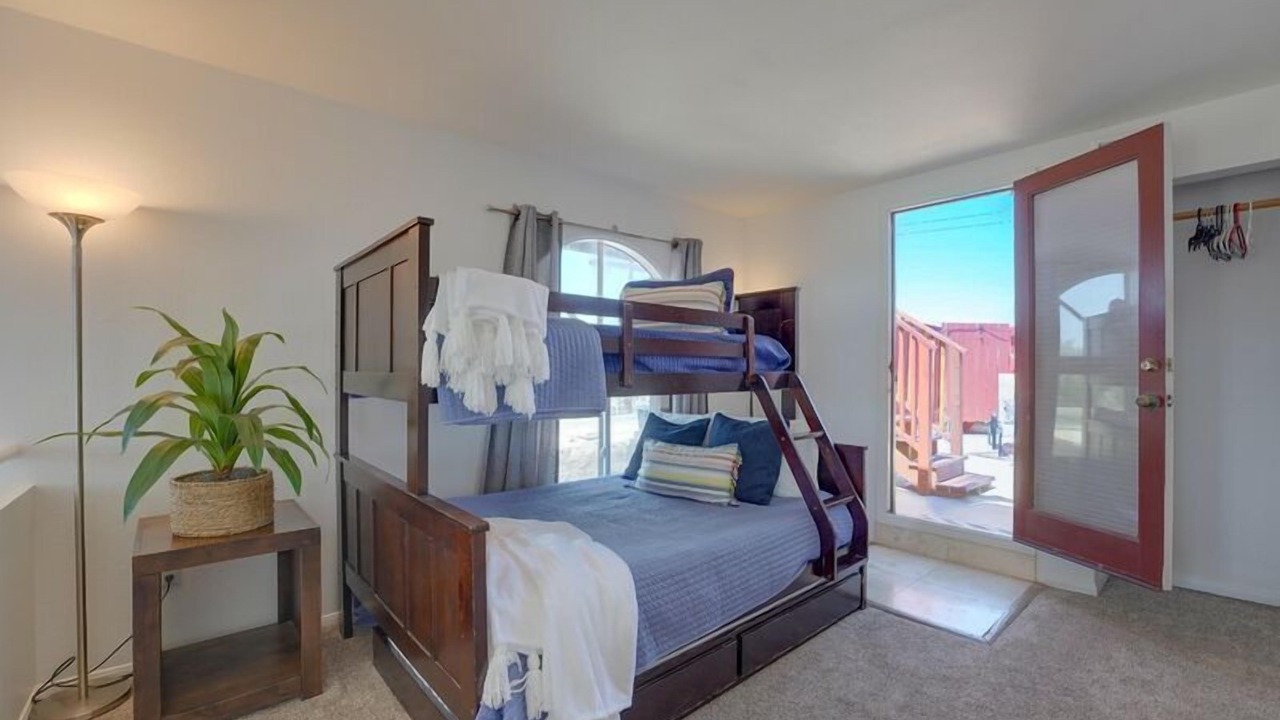 Photo of Bedroom in South Mission Beach