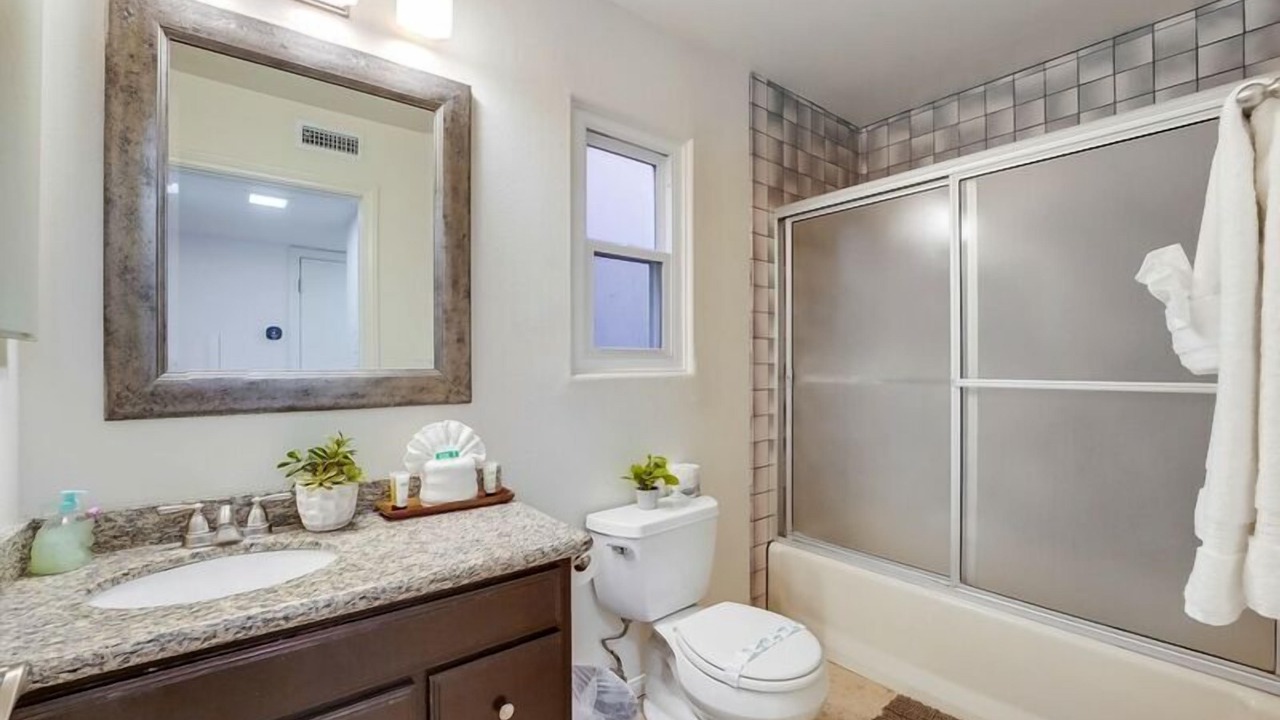 Photo of Bathroom in South Mission Beach