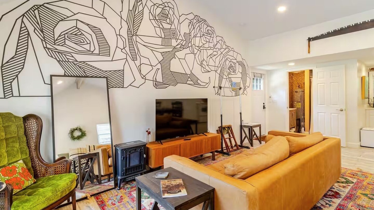 Photo of Livingroom in Old Towne