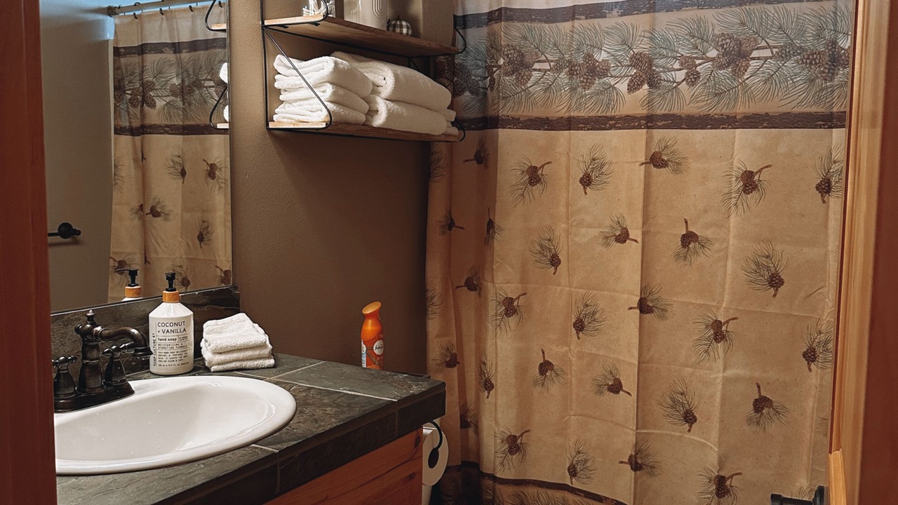 Photo of Bathroom in Powell Butte