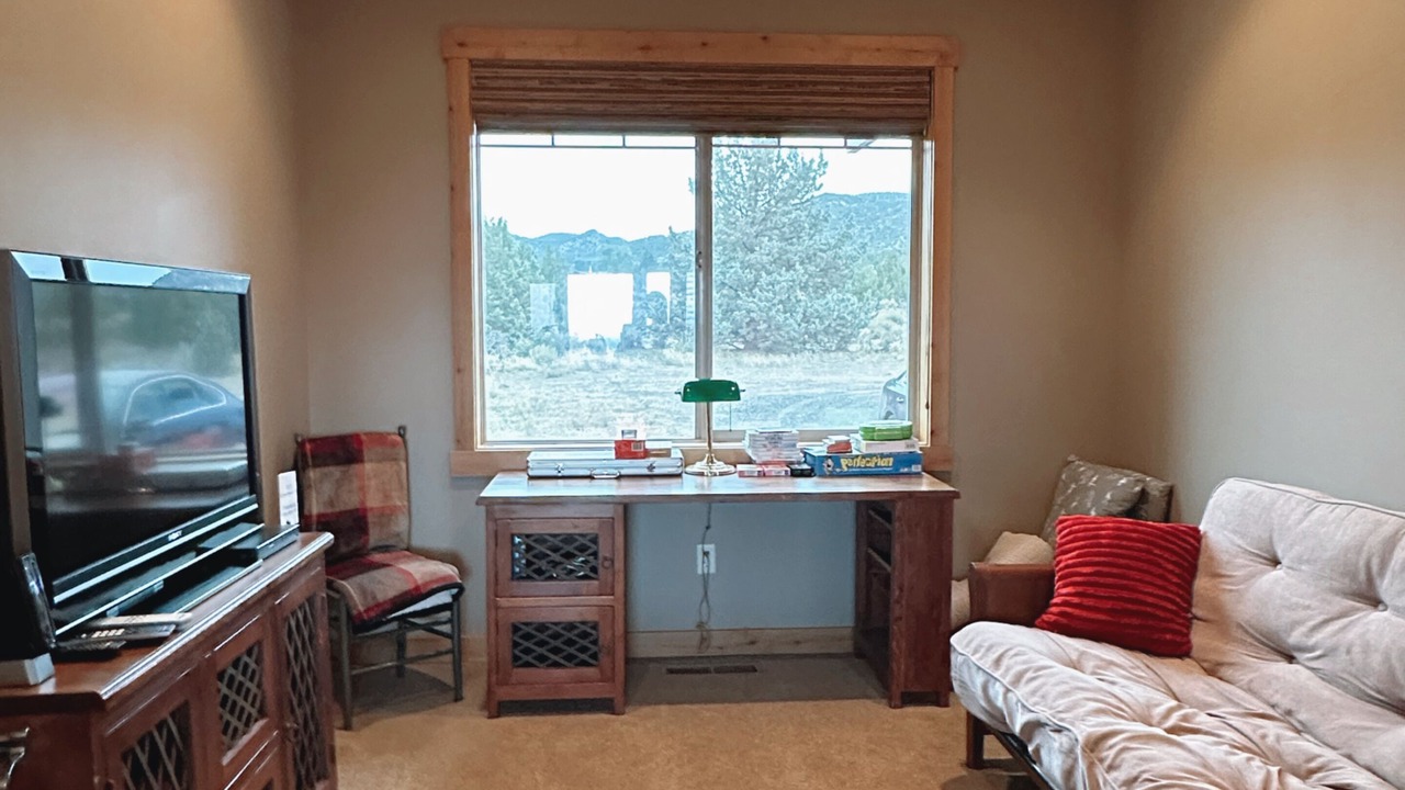 Photo of Livingroom in Powell Butte
