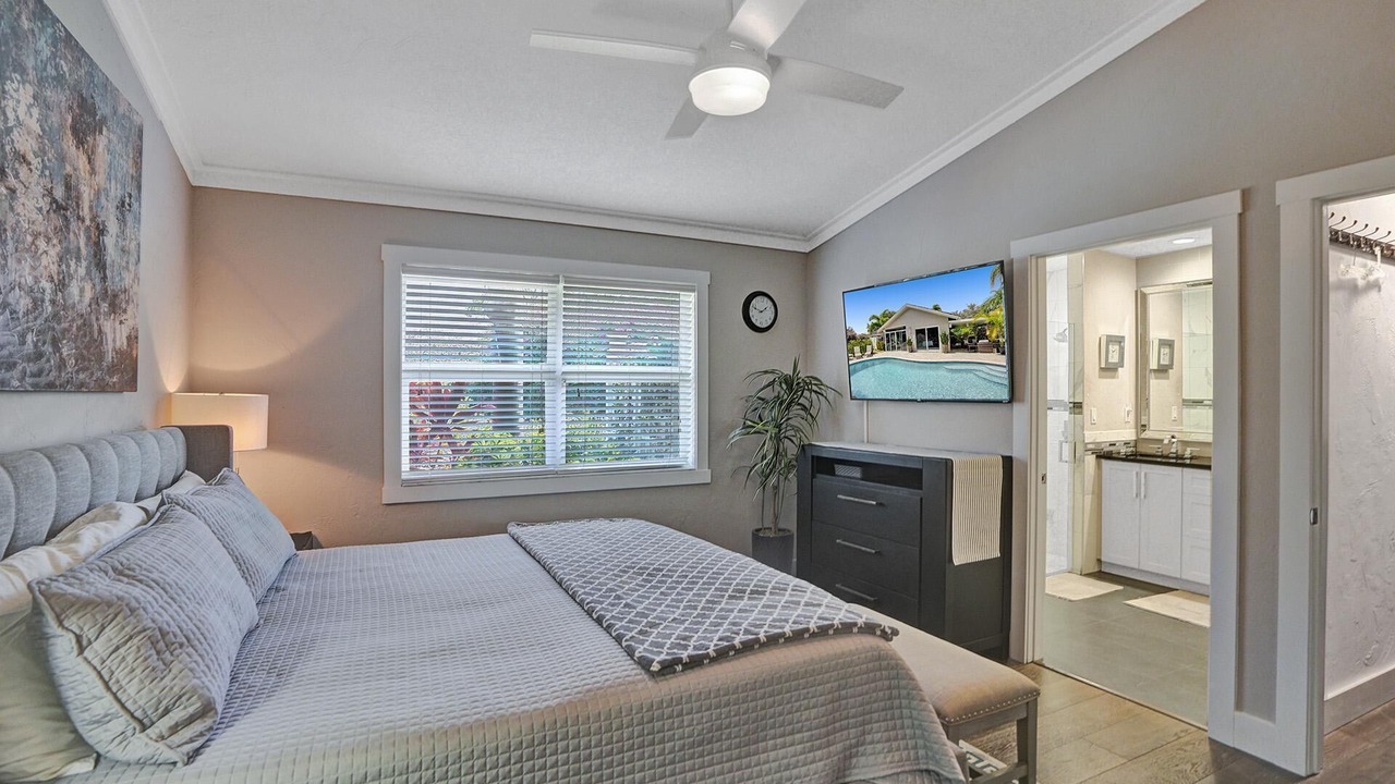 Photo of Bedroom in Lake Ida Shores