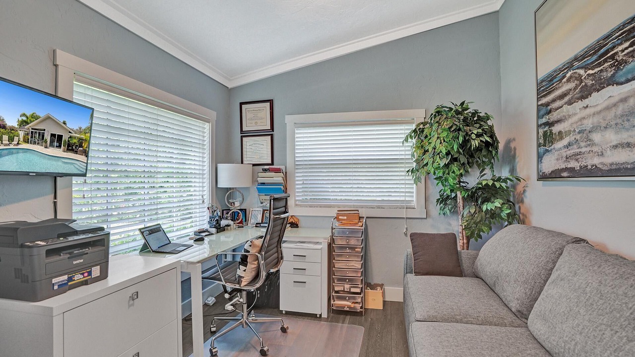 Photo of Livingroom in Lake Ida Shores