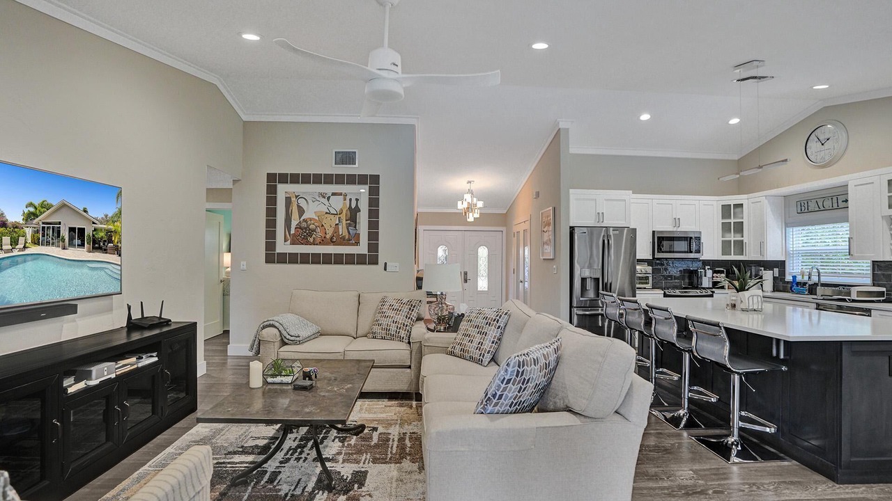 Photo of Livingroom in Lake Ida Shores
