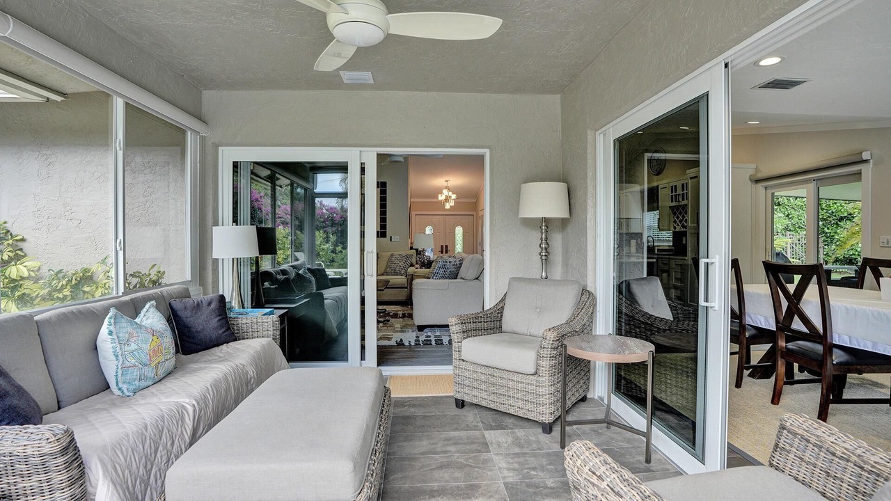 Photo of Livingroom in Lake Ida Shores