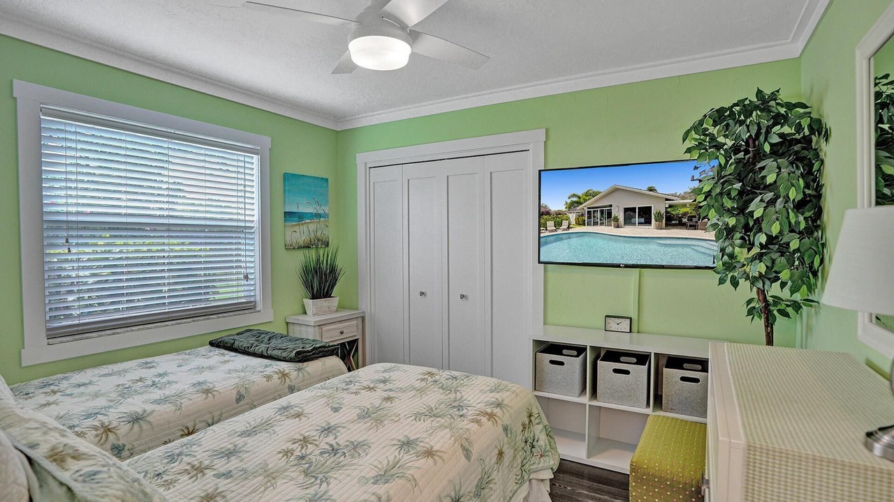 Photo of Bedroom in Lake Ida Shores