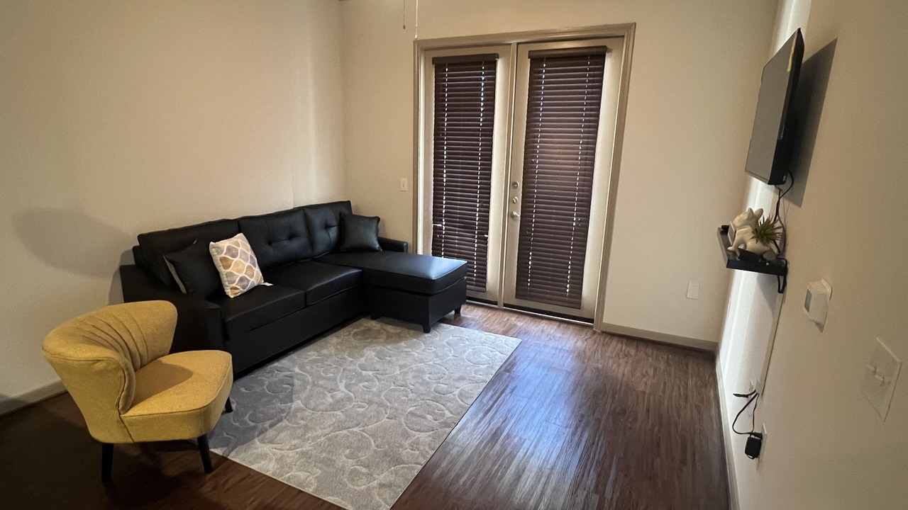Photo of Livingroom in Midtown