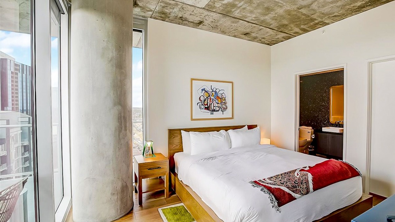 Photo of Bedroom in Rainey Street Historic District