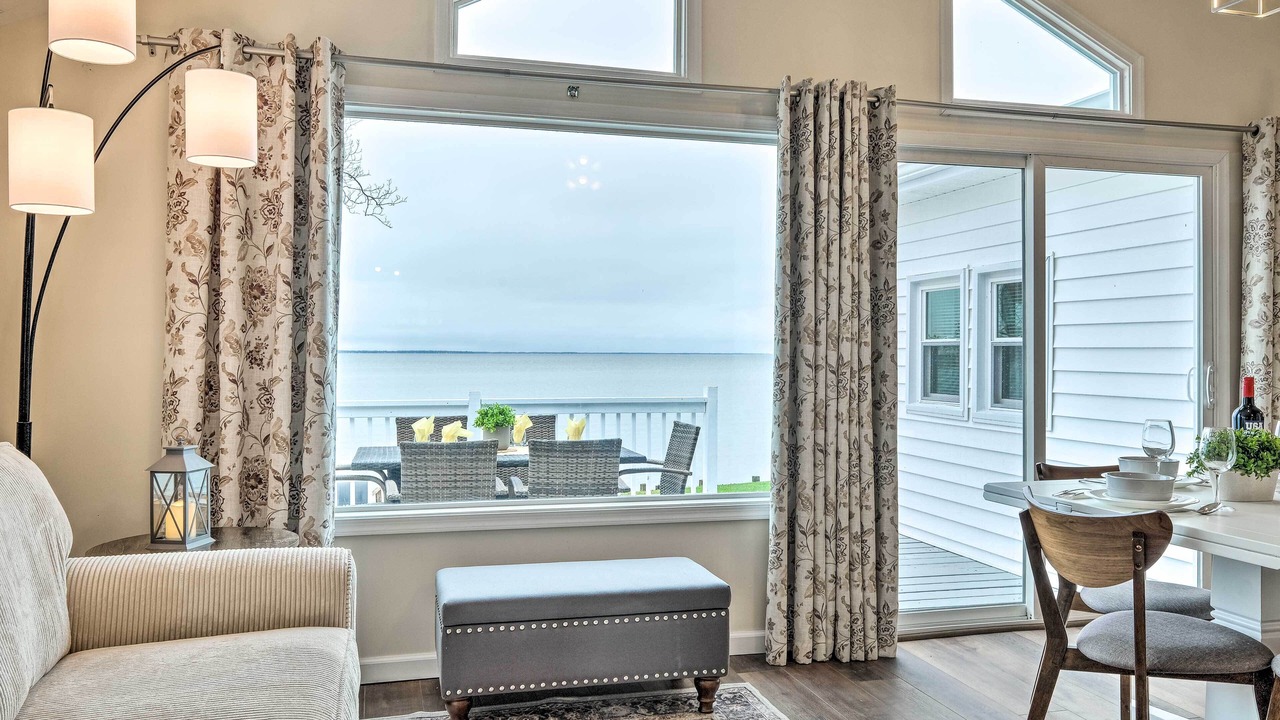 Photo of Livingroom in Colonial Beach