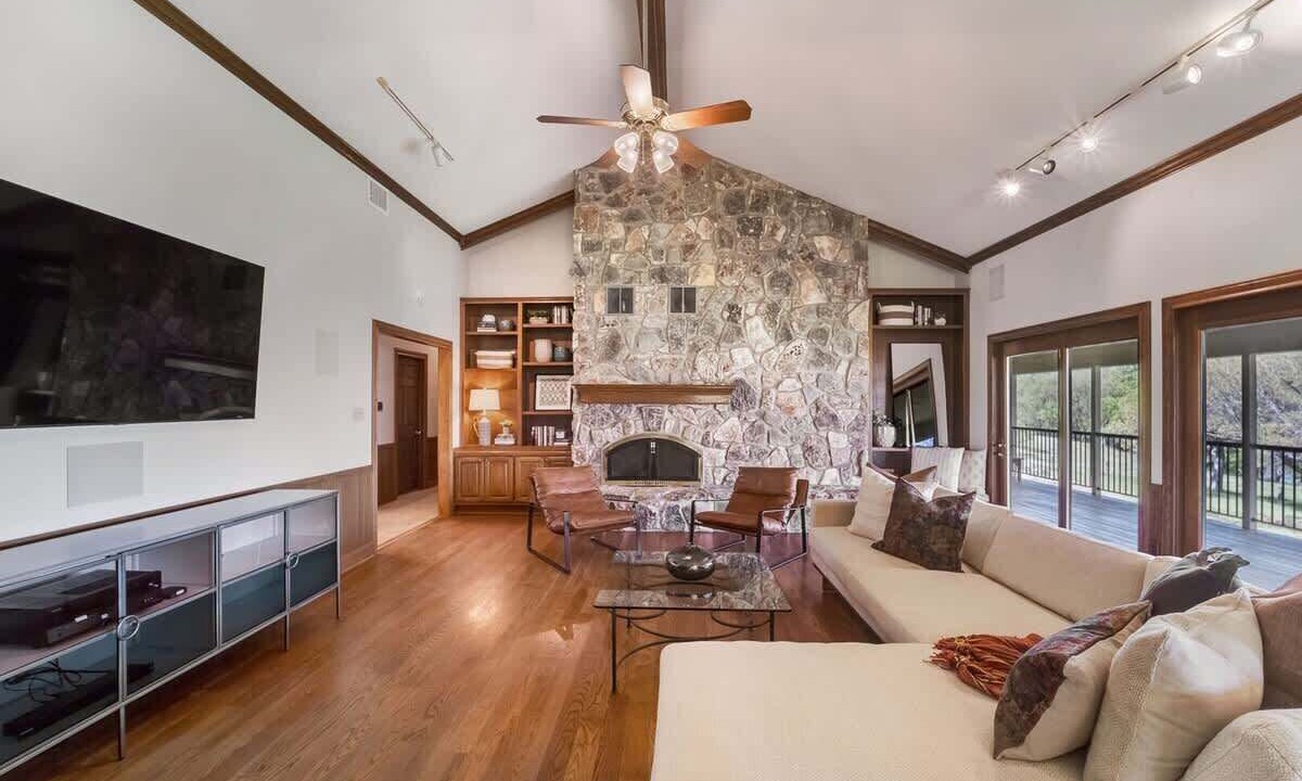 Photo of Bedroom in Bastrop