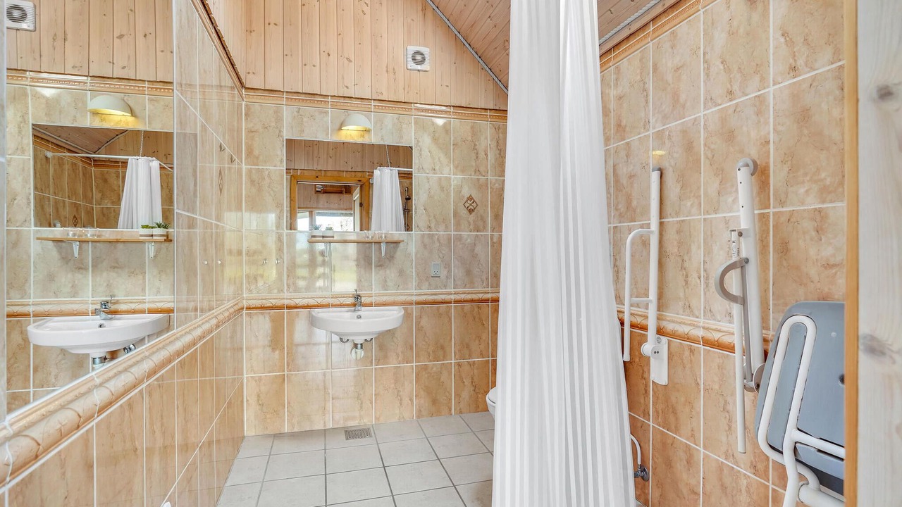 Photo of Bathroom in Tranekaer