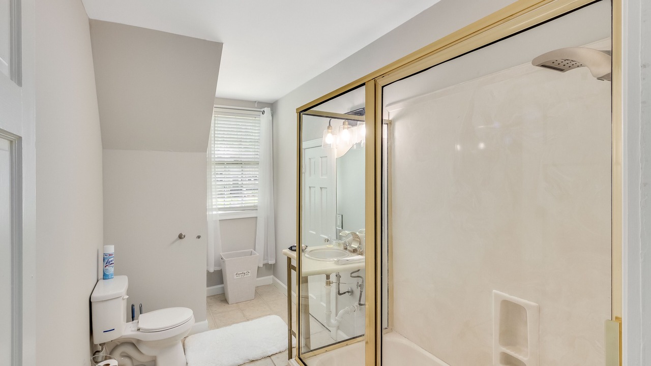 Photo of Bathroom in Fondren