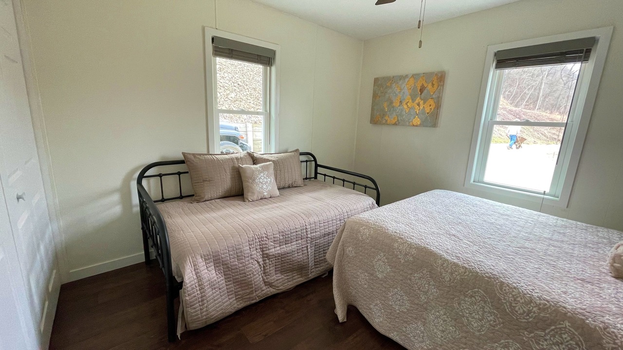 Photo of Bedroom in Lansing