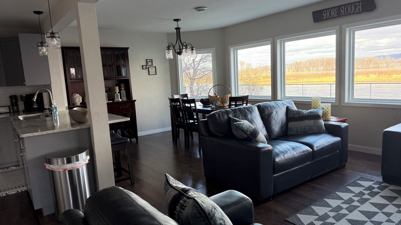 Photo of Livingroom in Lansing