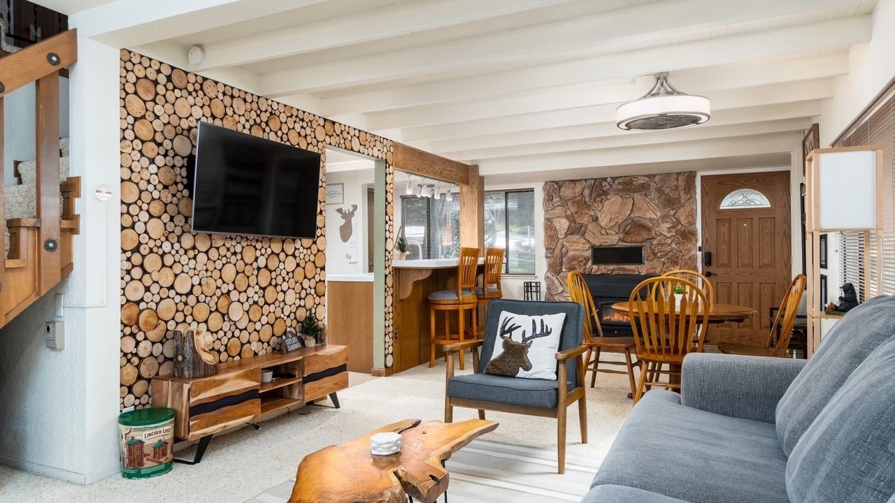 Photo of Livingroom in Pollock Pines