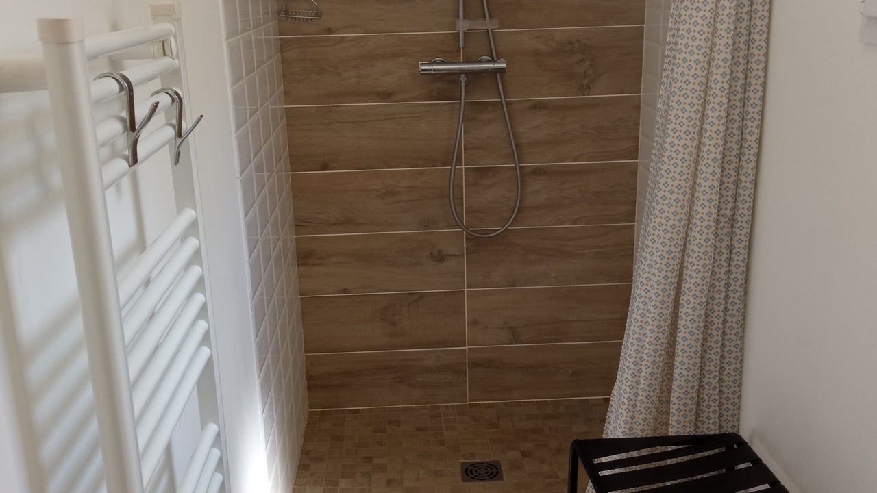 Photo of Bathroom in Labastide-de-Virac