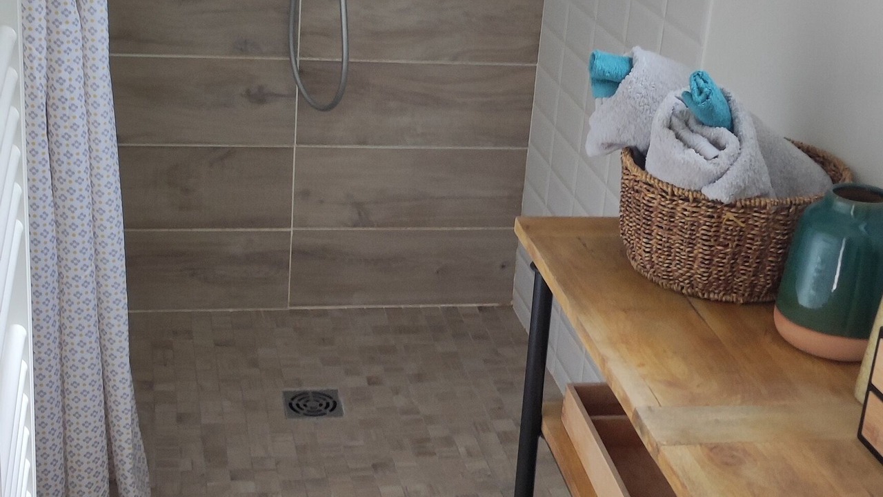 Photo of Bathroom in Labastide-de-Virac