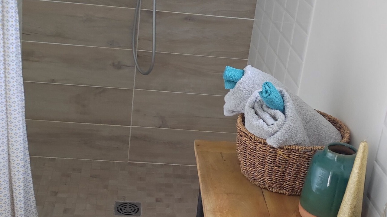 Photo of Bathroom in Labastide-de-Virac