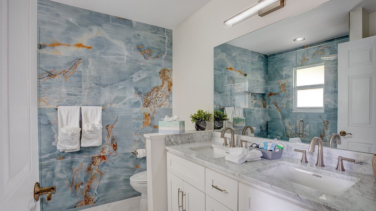 Photo of Bathroom in Greenview Shores