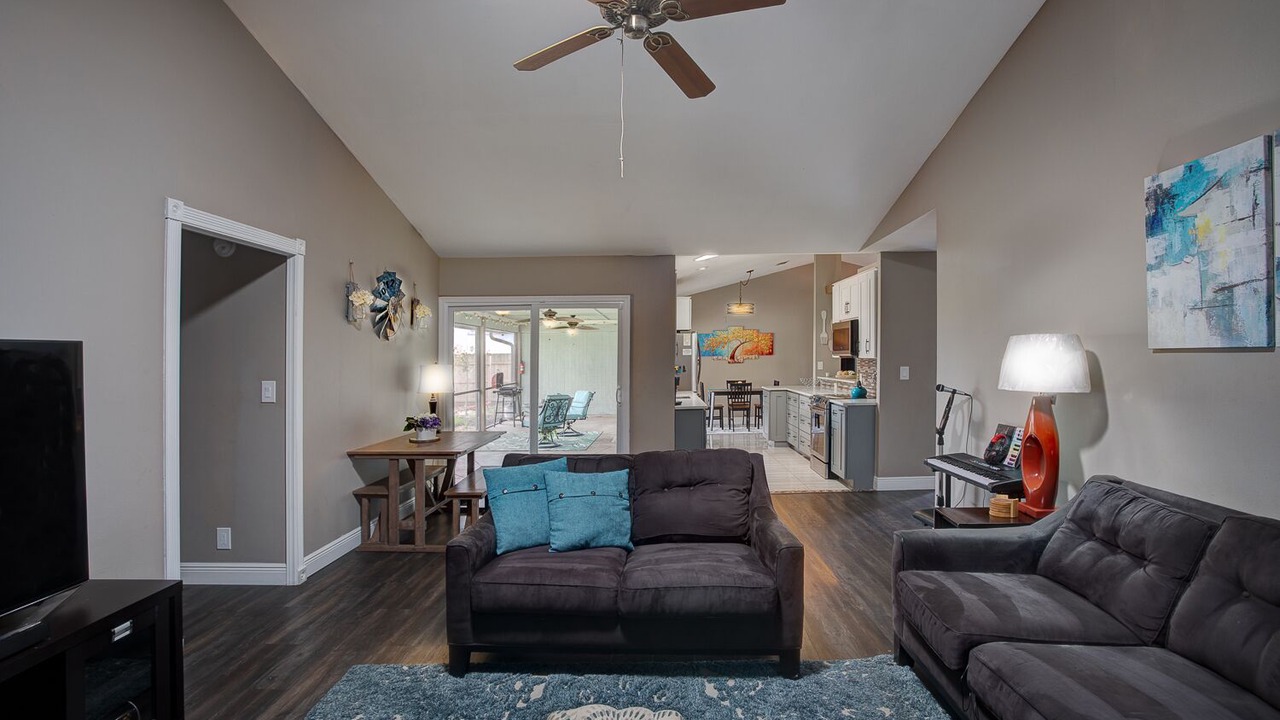 Photo of Livingroom in Greenview Shores
