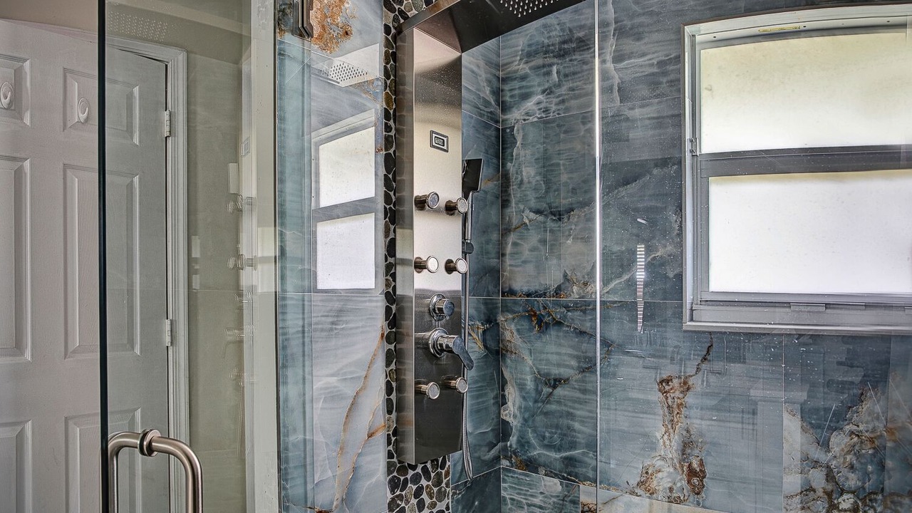 Photo of Bathroom in Greenview Shores