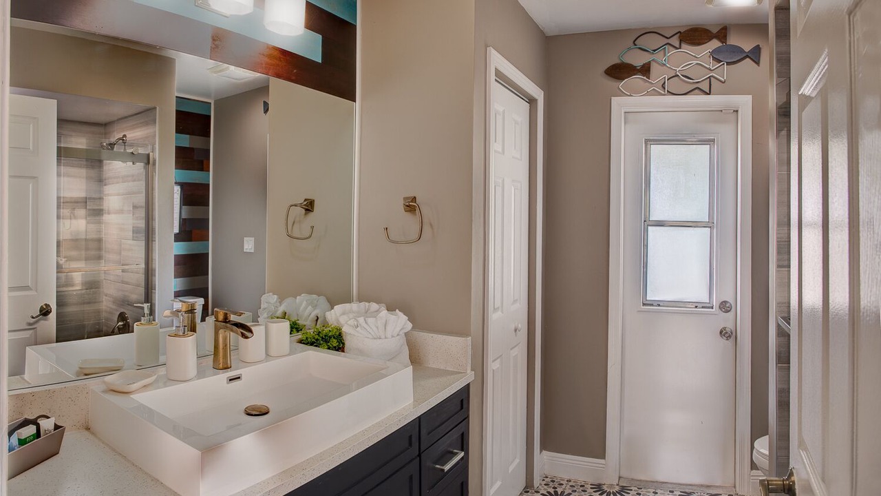 Photo of Bathroom in Greenview Shores