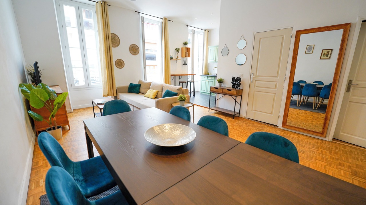 Photo of Others in Baille