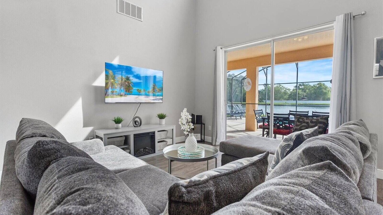 Photo of Livingroom in Seasons