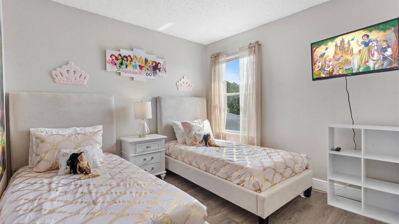 Photo of Bedroom in Seasons