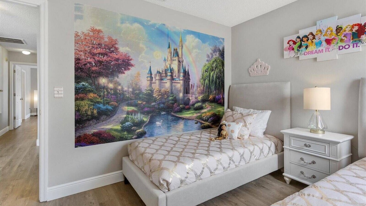 Photo of Bedroom in Seasons