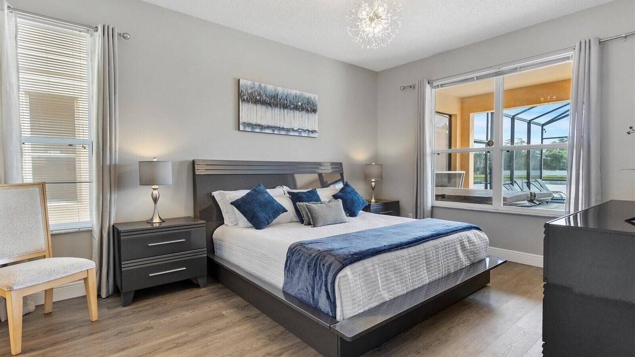 Photo of Bedroom in Seasons