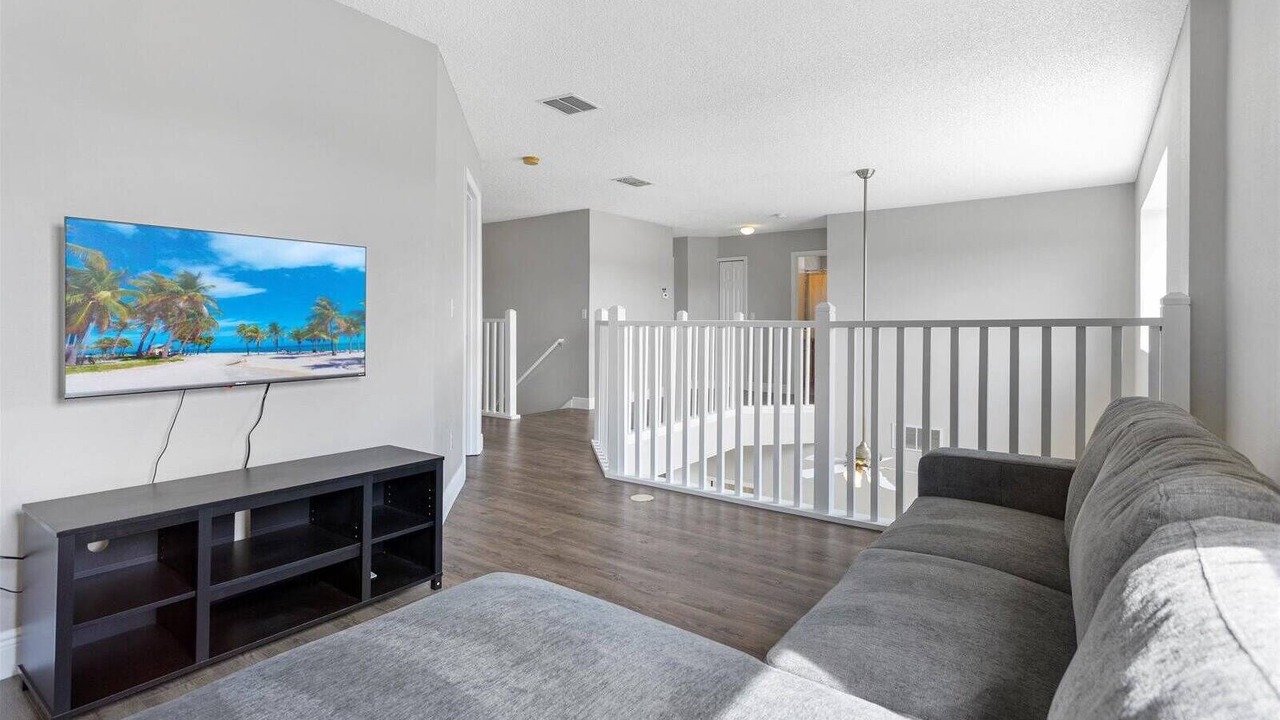 Photo of Livingroom in Seasons