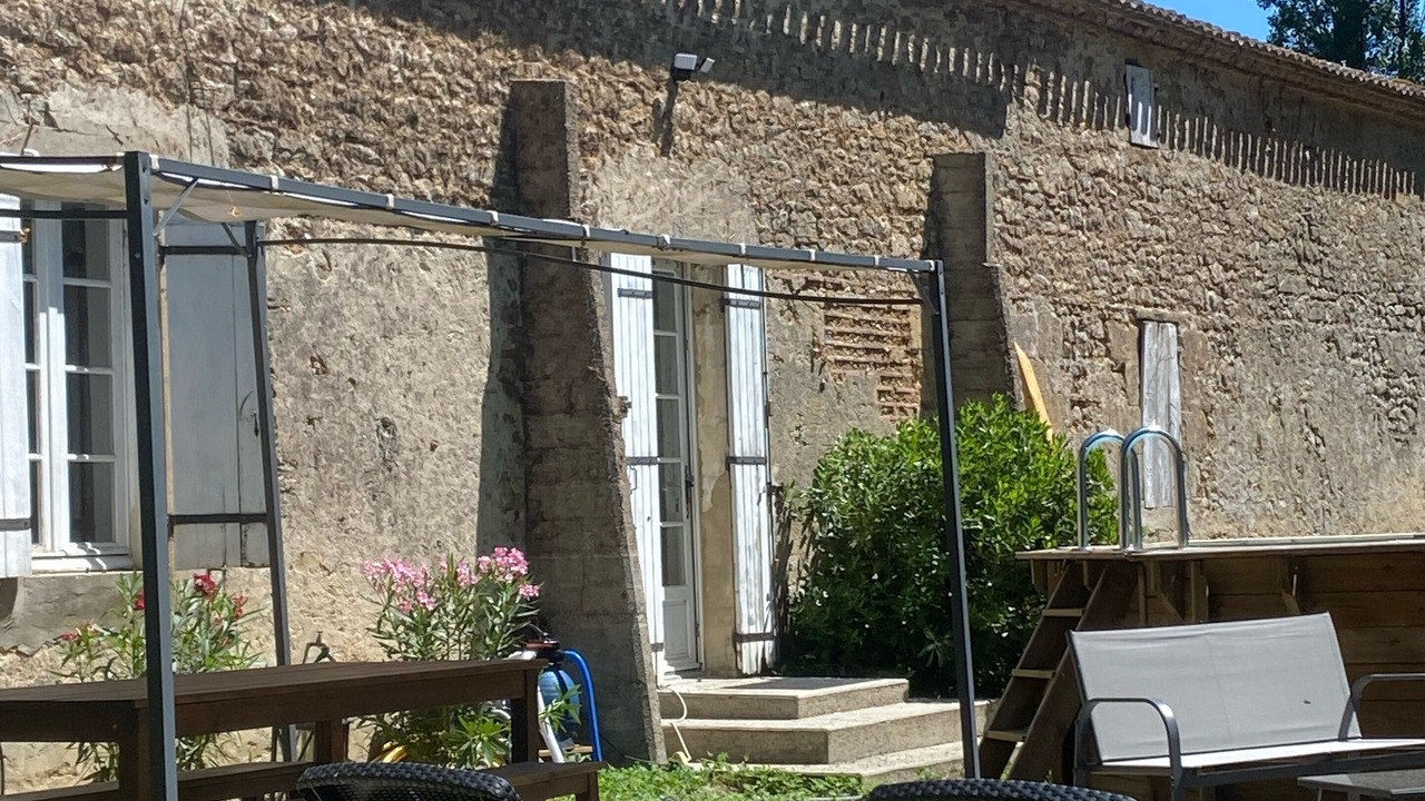 Photo of Patio Balcony in Mongauzy