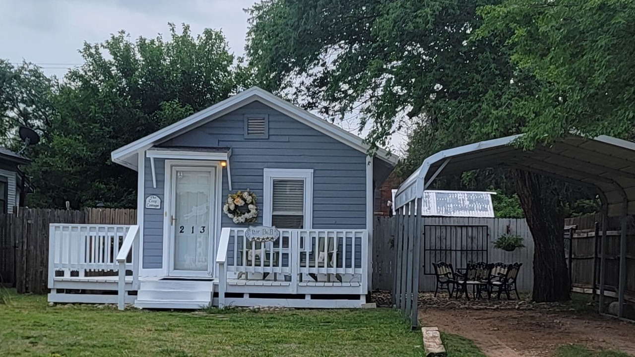 Photo of Outdoor in Post