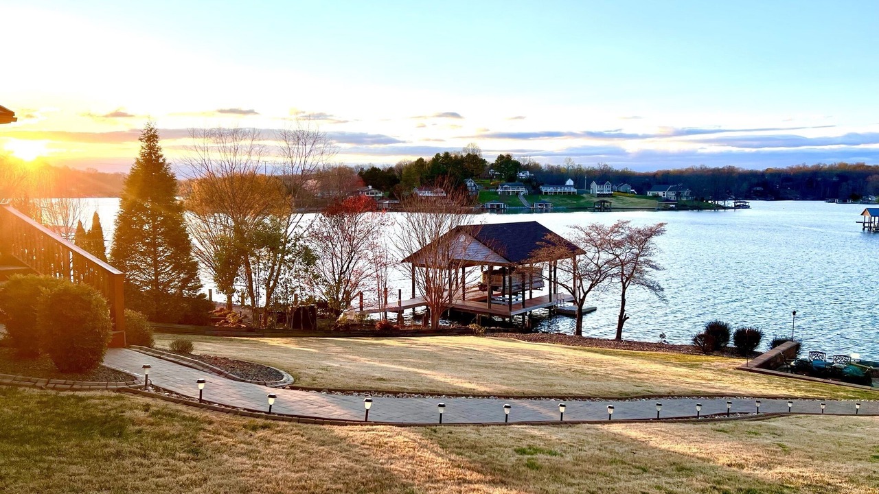 Photo of Outdoor in Moneta