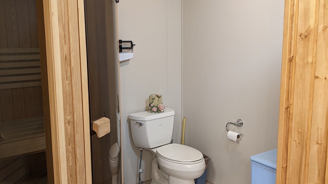 Photo of Bathroom in Idlewild Estates