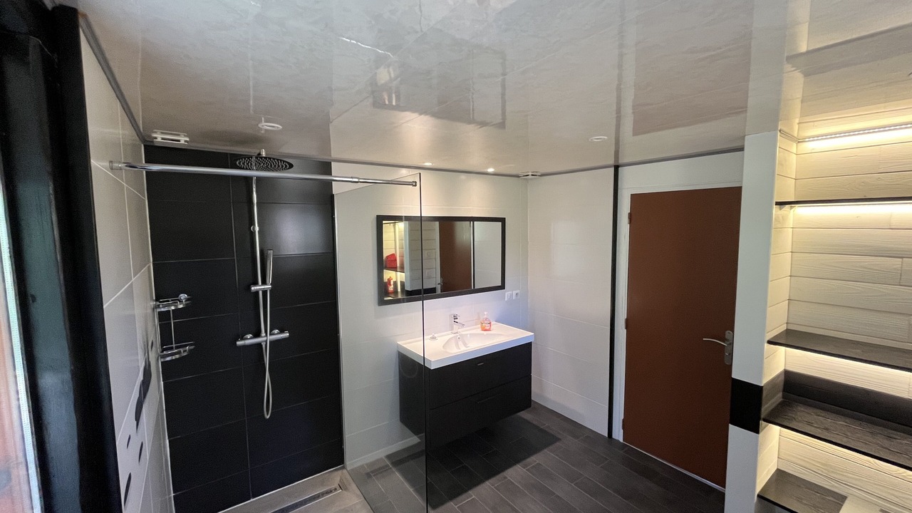 Photo of Bathroom in Gastes