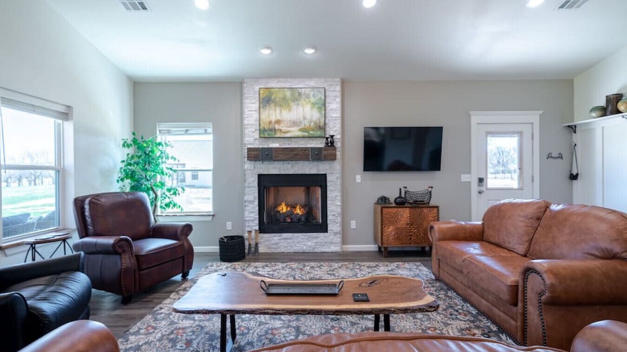 Photo of Livingroom in Garvin County