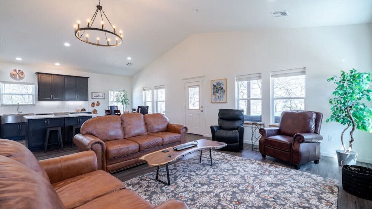 Photo of Livingroom in Garvin County