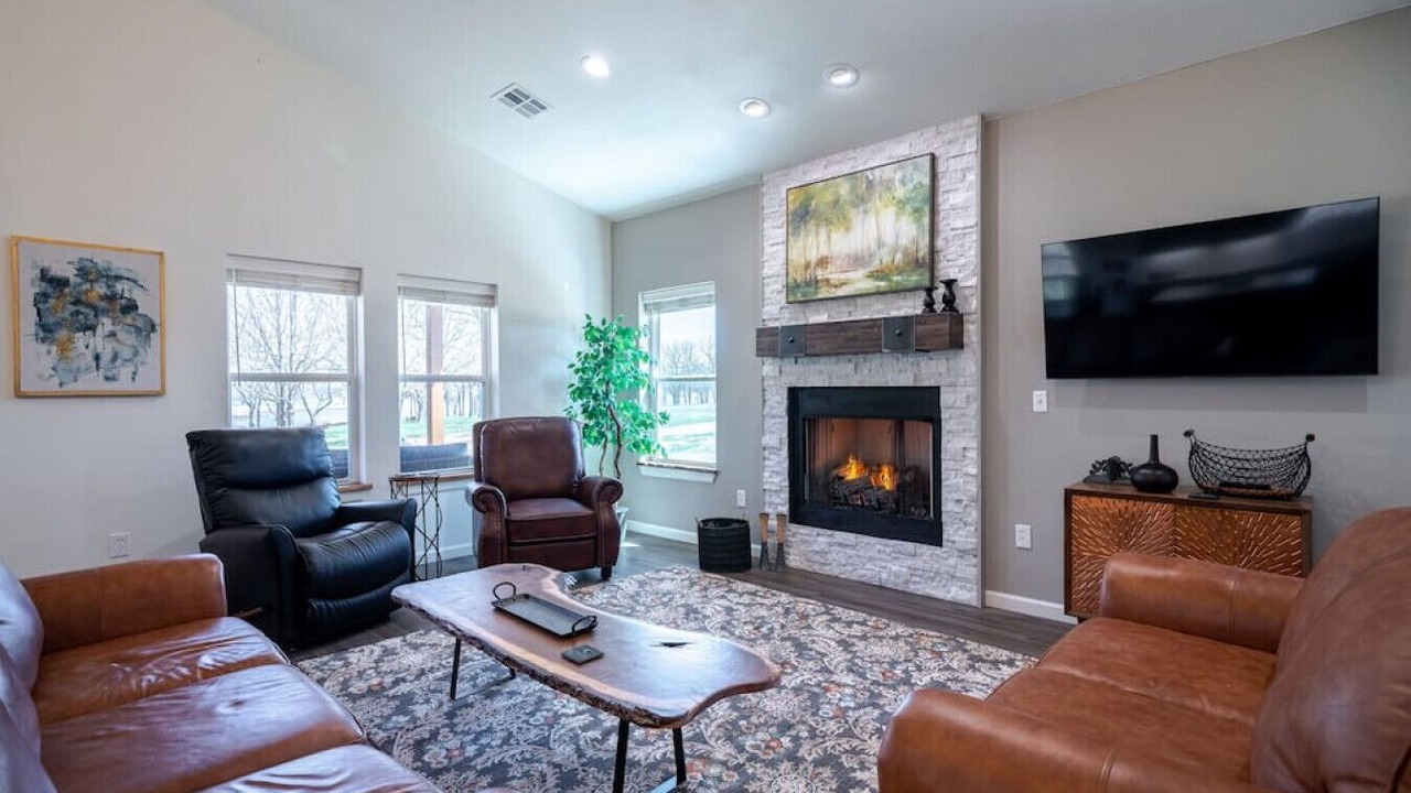 Photo of Livingroom in Garvin County