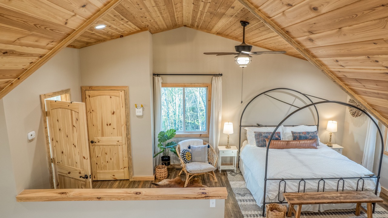 Photo of Bedroom in Cherokee