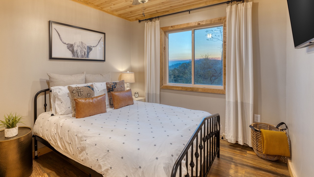 Photo of Bedroom in Cherokee