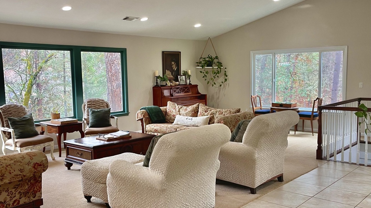Photo of Livingroom in Meadow Vista