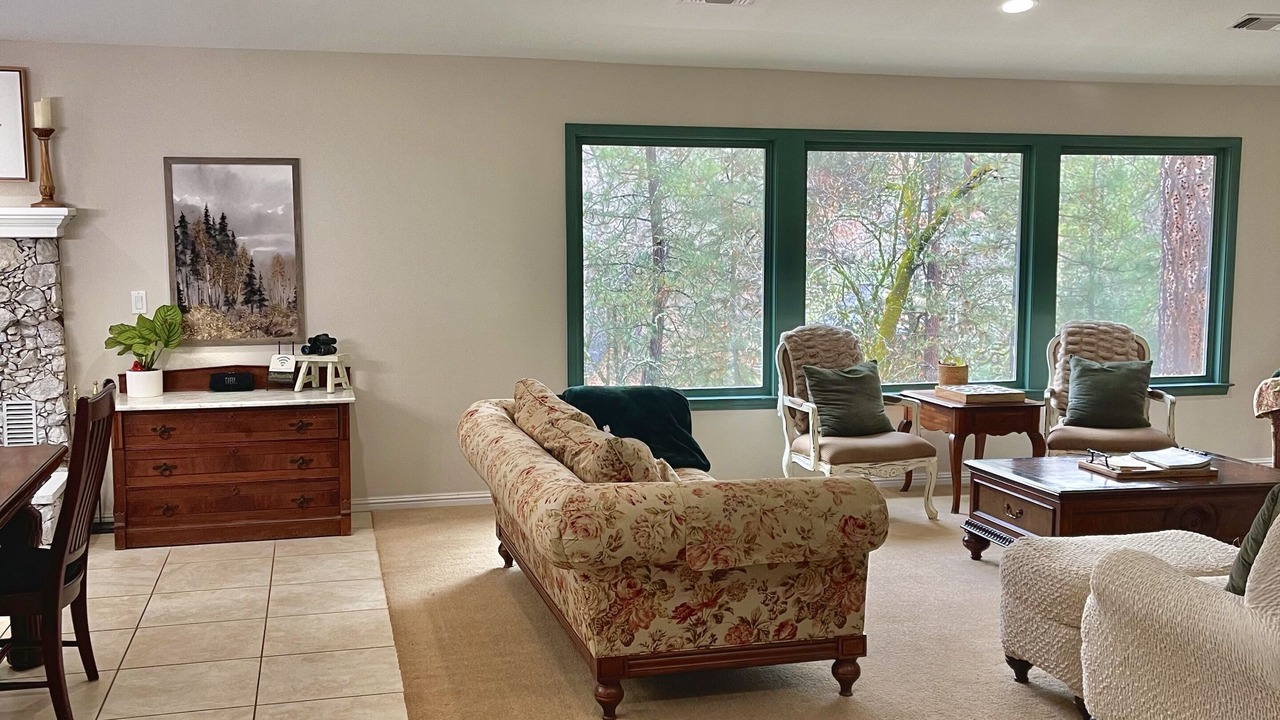 Photo of Livingroom in Meadow Vista