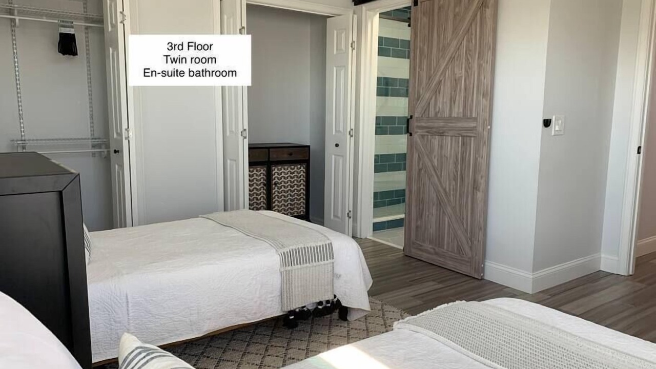 Photo of Bedroom in Neptune Beach