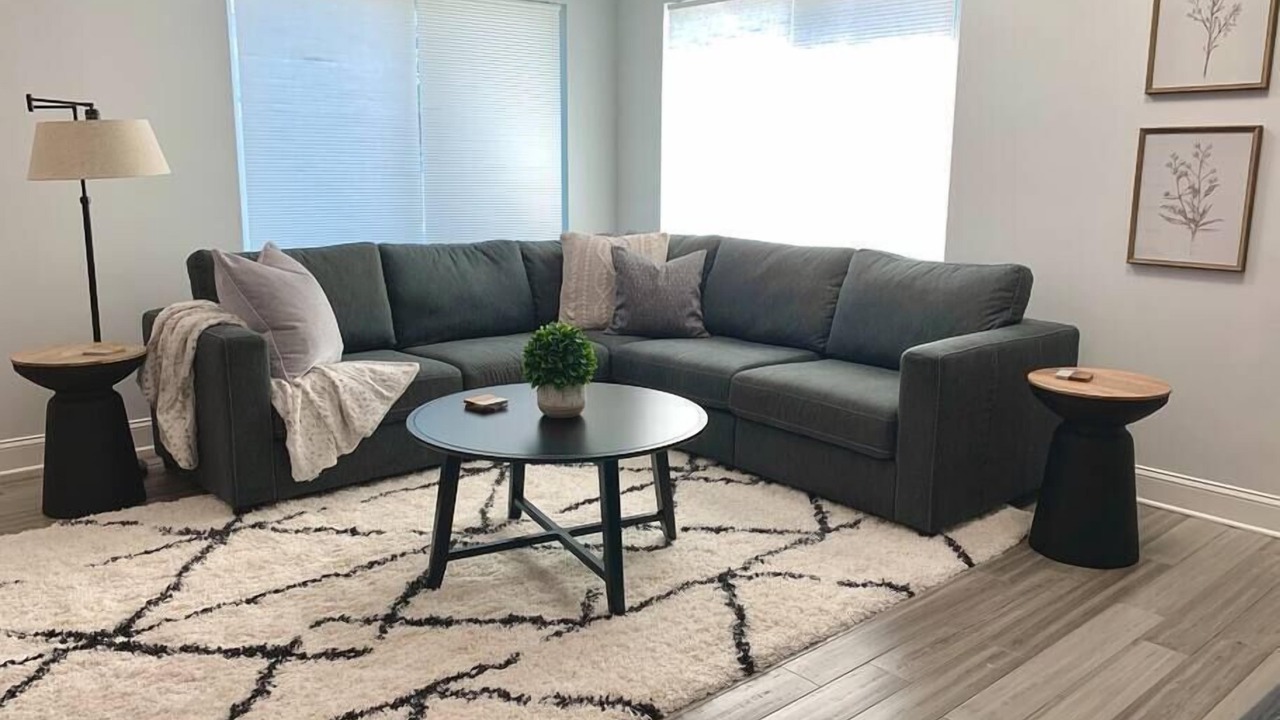 Photo of Livingroom in Neptune Beach