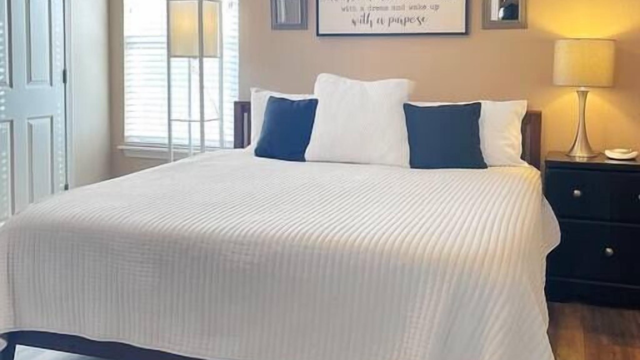 Photo of Bedroom in Downtown