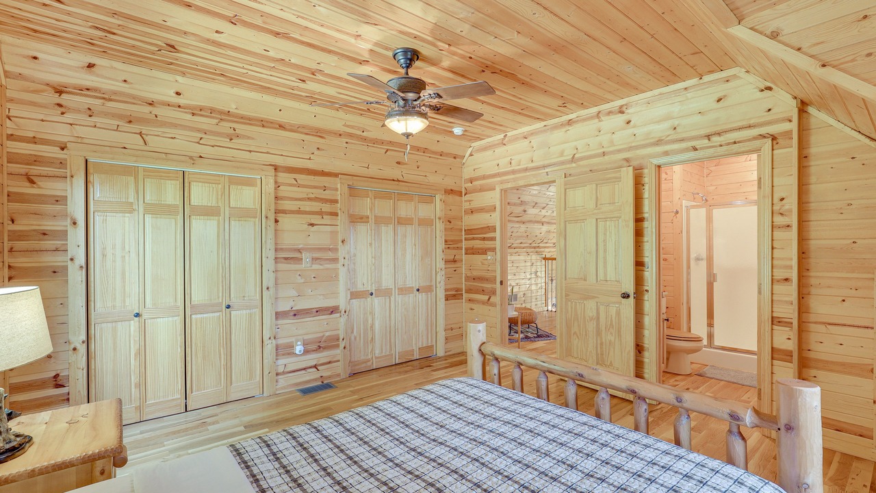 Photo of Bedroom in Burnsville