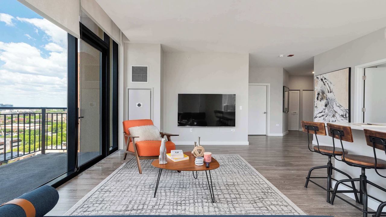 Photo of Livingroom in Near North Side