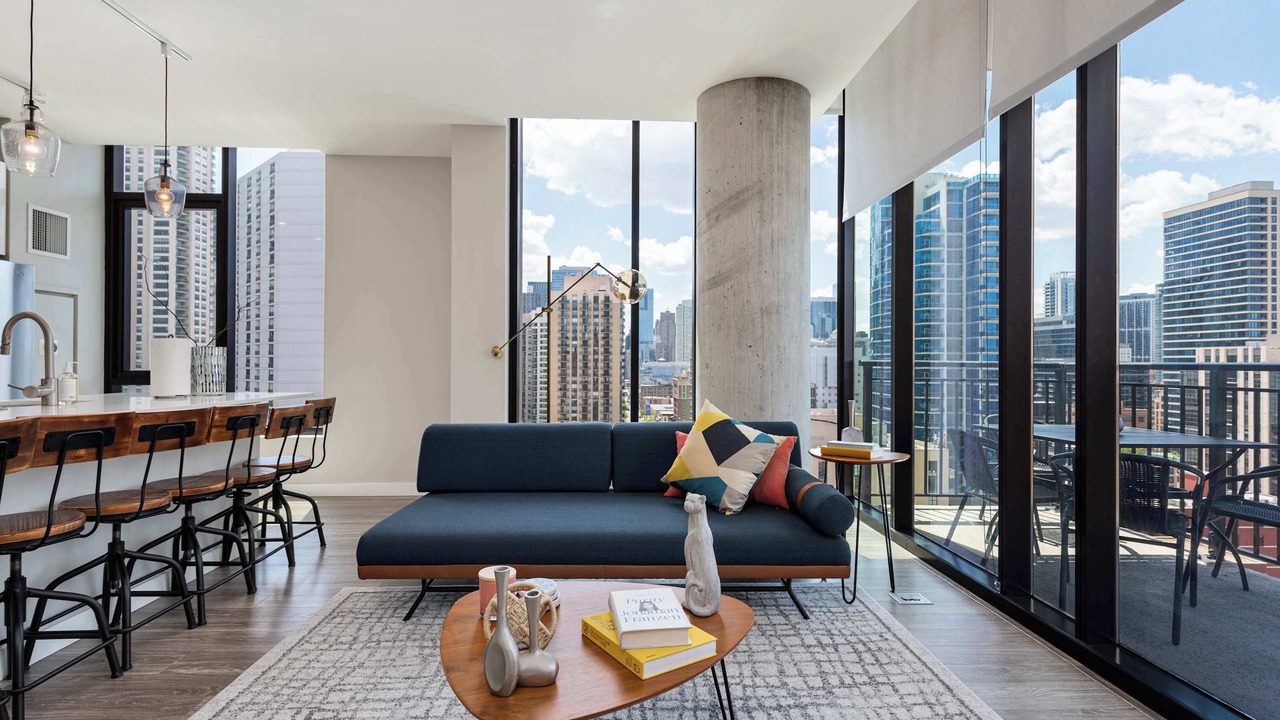 Photo of Livingroom in Near North Side